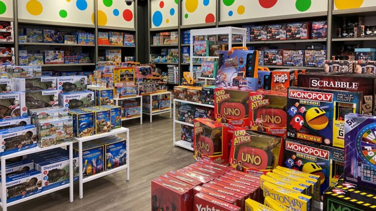 108077504 17345289552024 12 18t110126z 1351601813 rc2mrbajxfb9 rtrmadp 0 usa trump tariffs toys