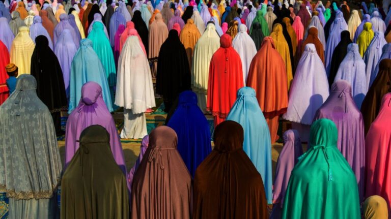 iran women AdobeStock 226435263