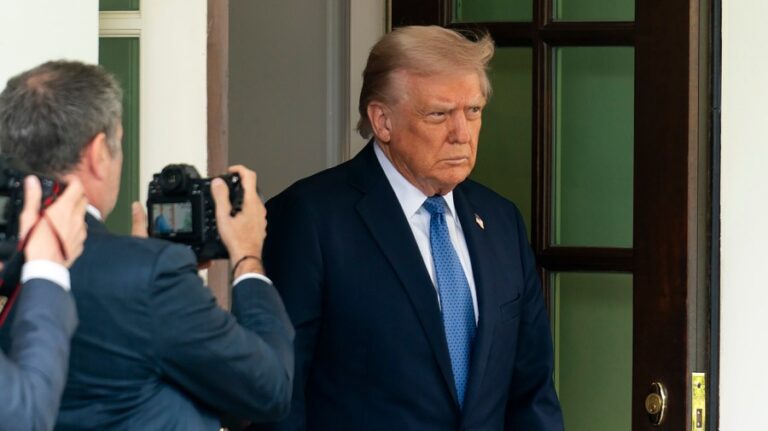 trumpdonald 042425gn02 w