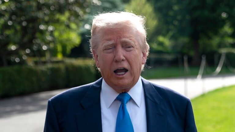 trumpdonald 042525gn07 w
