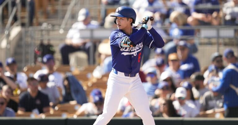 urlhttps3A2F2Fcalifornia times brightspot.s3.amazonaws.com2F412F1f2F89cf803c4c9e80bb3bde7370ddaf2Fcubs dodgers spring training 93065