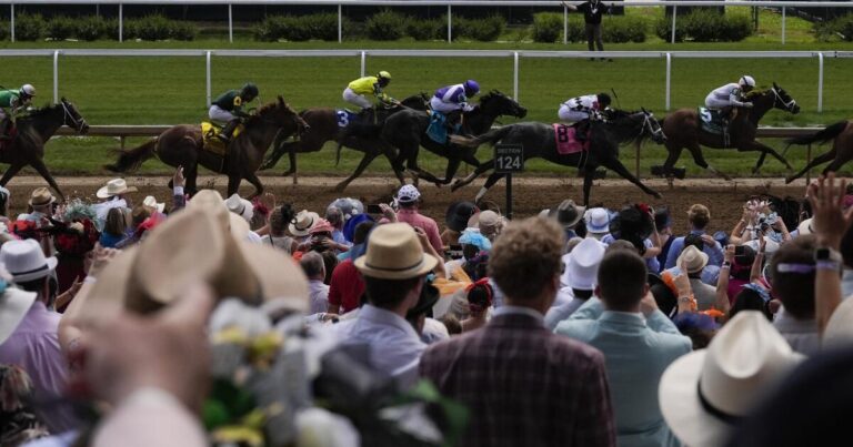 urlhttps3A2F2Fcalifornia times brightspot.s3.amazonaws.com2Fe92F1a2F3eefd55d4d26b6dec2b0a2a382962Fkentucky derby horse racing 79683